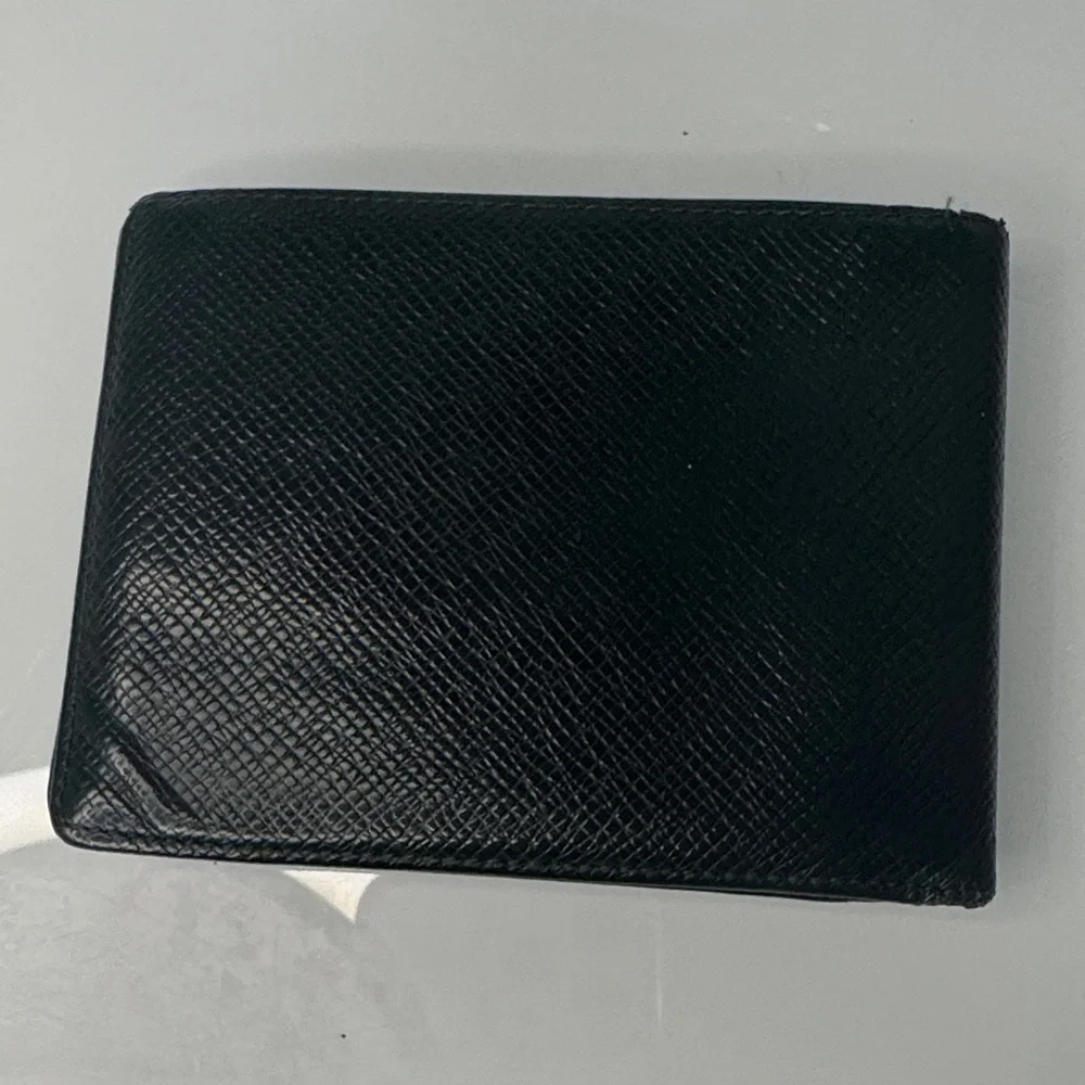 Louis Vuitton Black men’s wallet - project